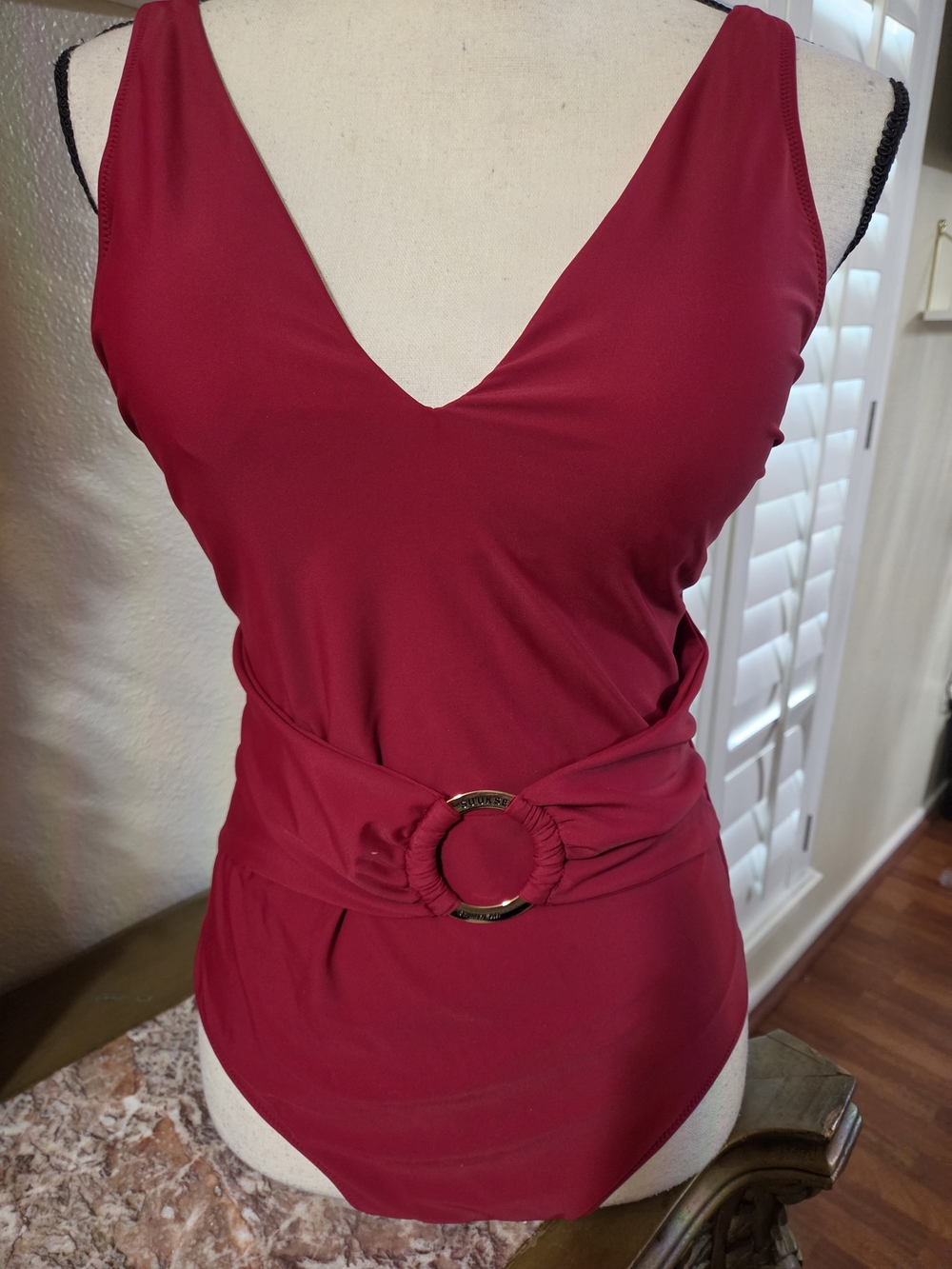 NWOT Women’s Retro One Piece Swimsuit Gold MetalDeep V Neck Wine Red, Med